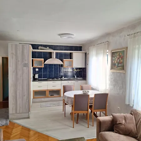Letotel Apartment Pula Exterior photo